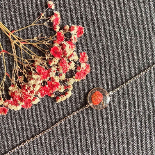 Bracelet Bonheur : Fleur de Gypsophile Rouge en Acier Inoxydable