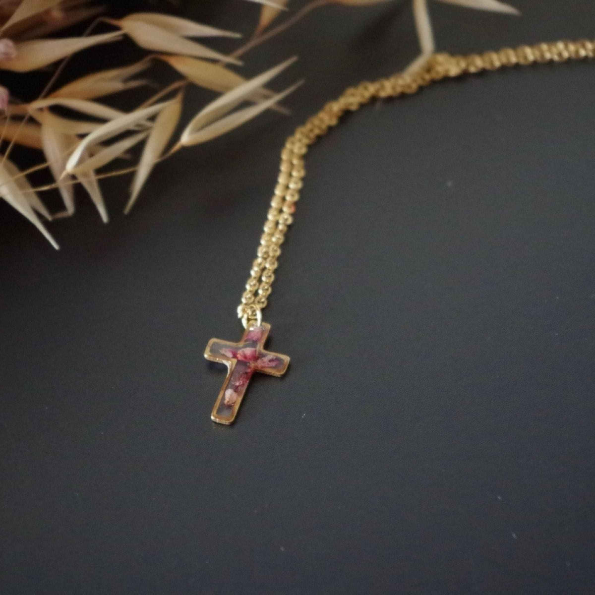 Collier Croix de Bruyère - Raffinement Floral