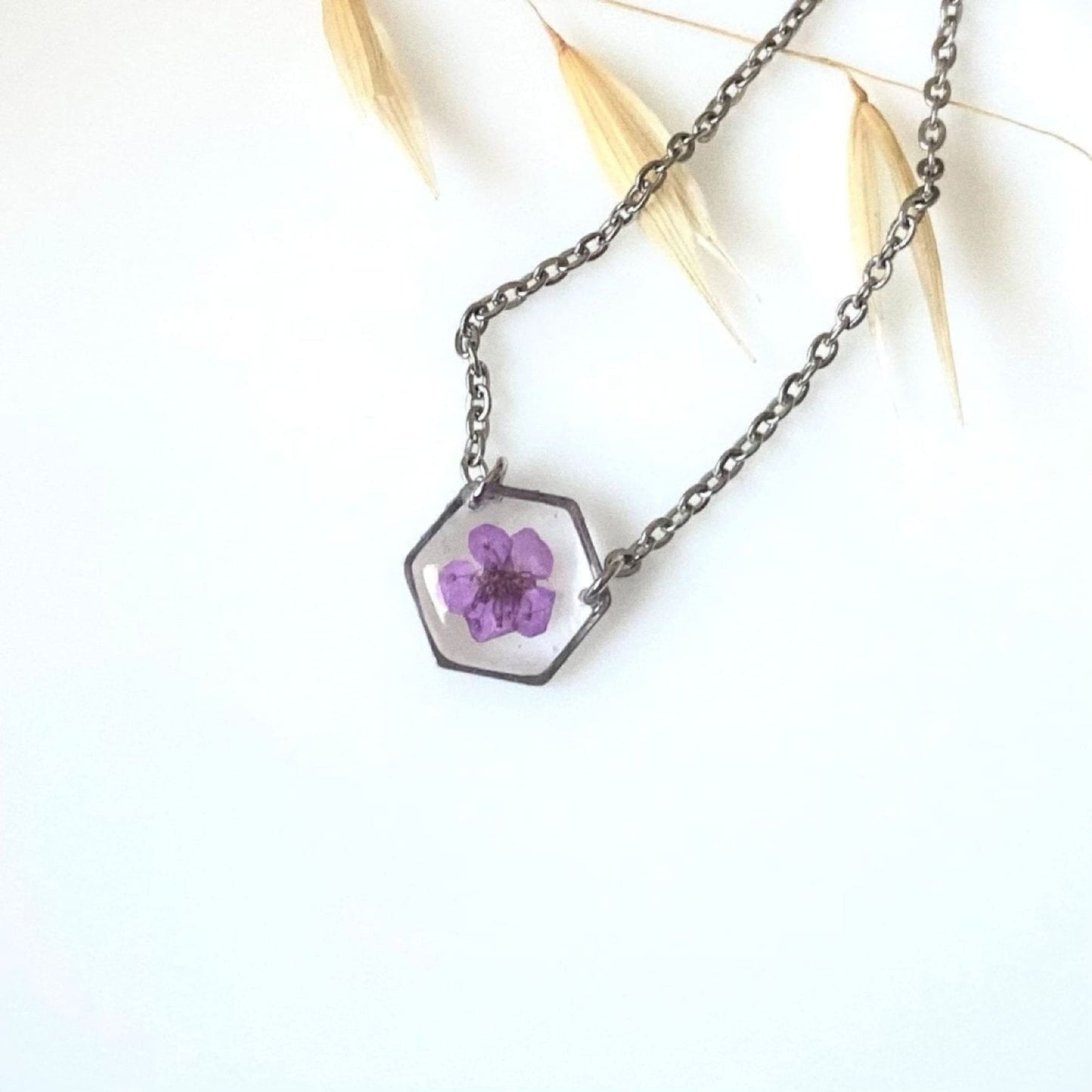 Collier LÉA inclusion fleur de spirée violetteColliersLorred