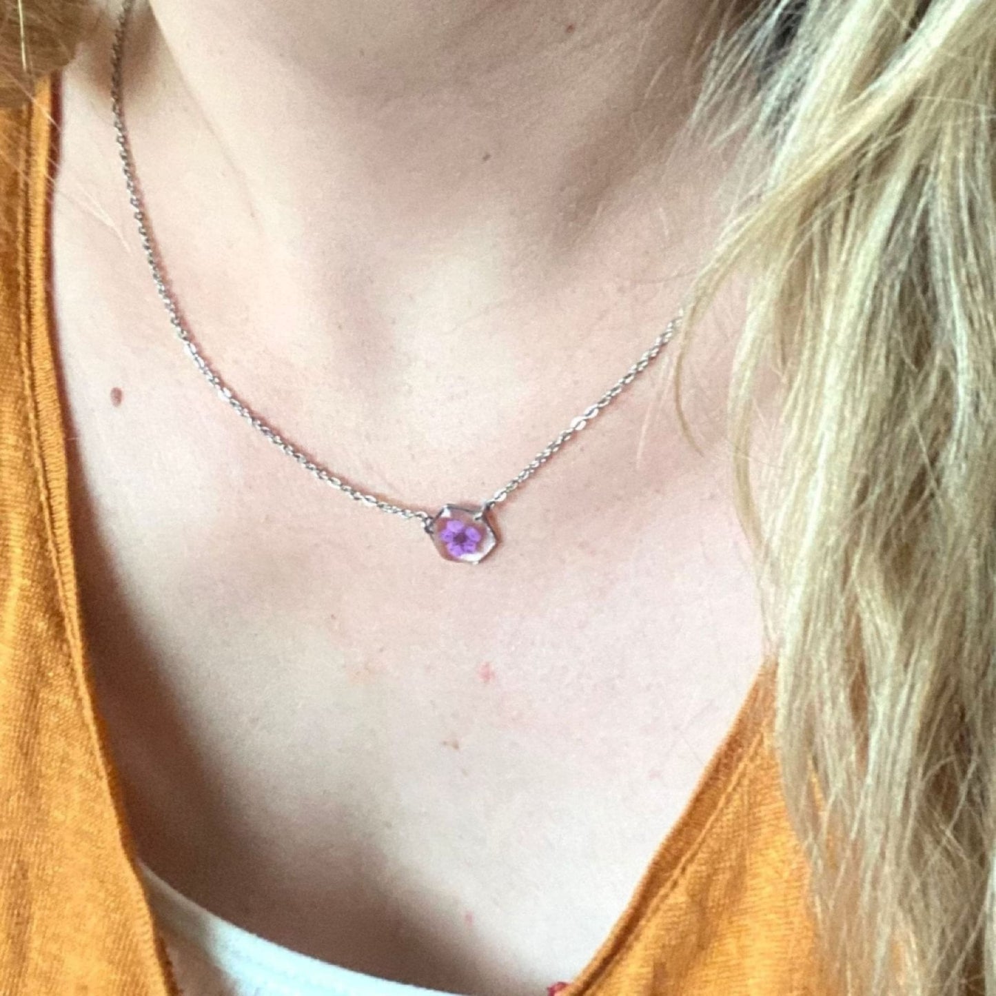 Collier LÉA inclusion fleur de spirée violetteColliersLorred