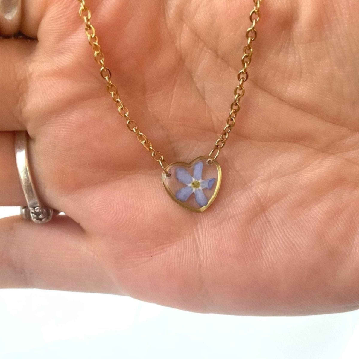 Collier LOVELY cœur inclusion de myosotis