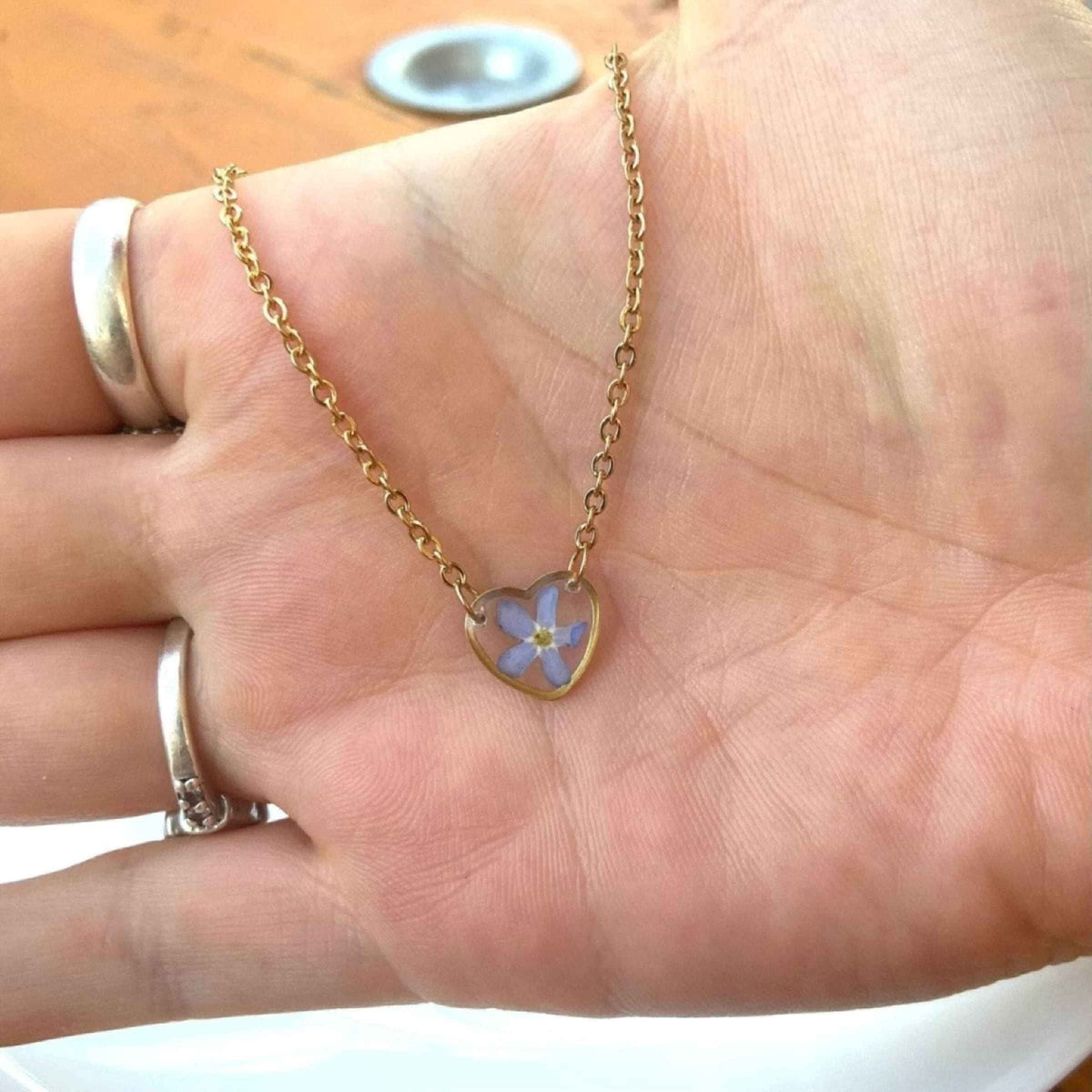 Collier LOVELY cœur inclusion de myosotis