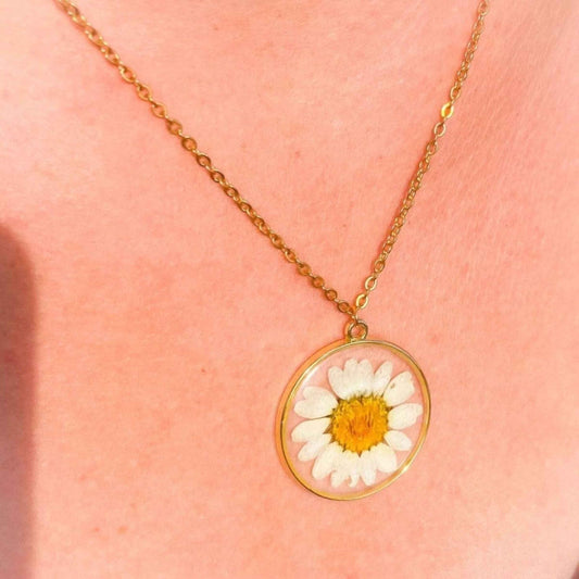 Marguerite collier or
