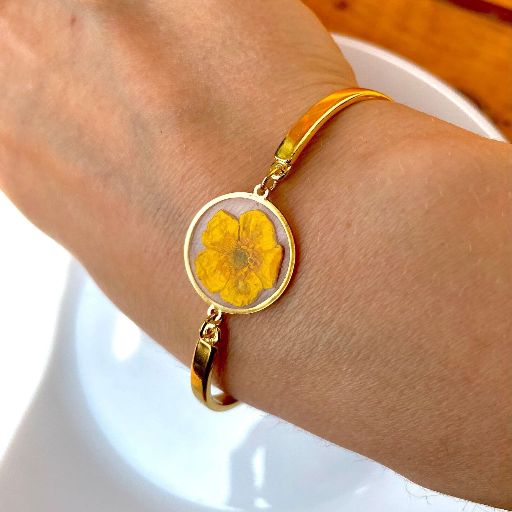 Bracelet argent inclusion de bouton d'or séchée cadeau de Fête des Mères pour elle - Lorred
