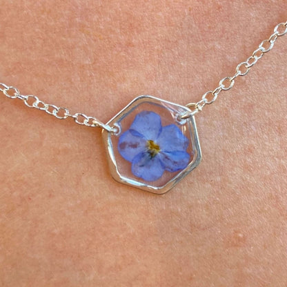 Collier LÉA à la fleur de myosotis bleuColliersLorred