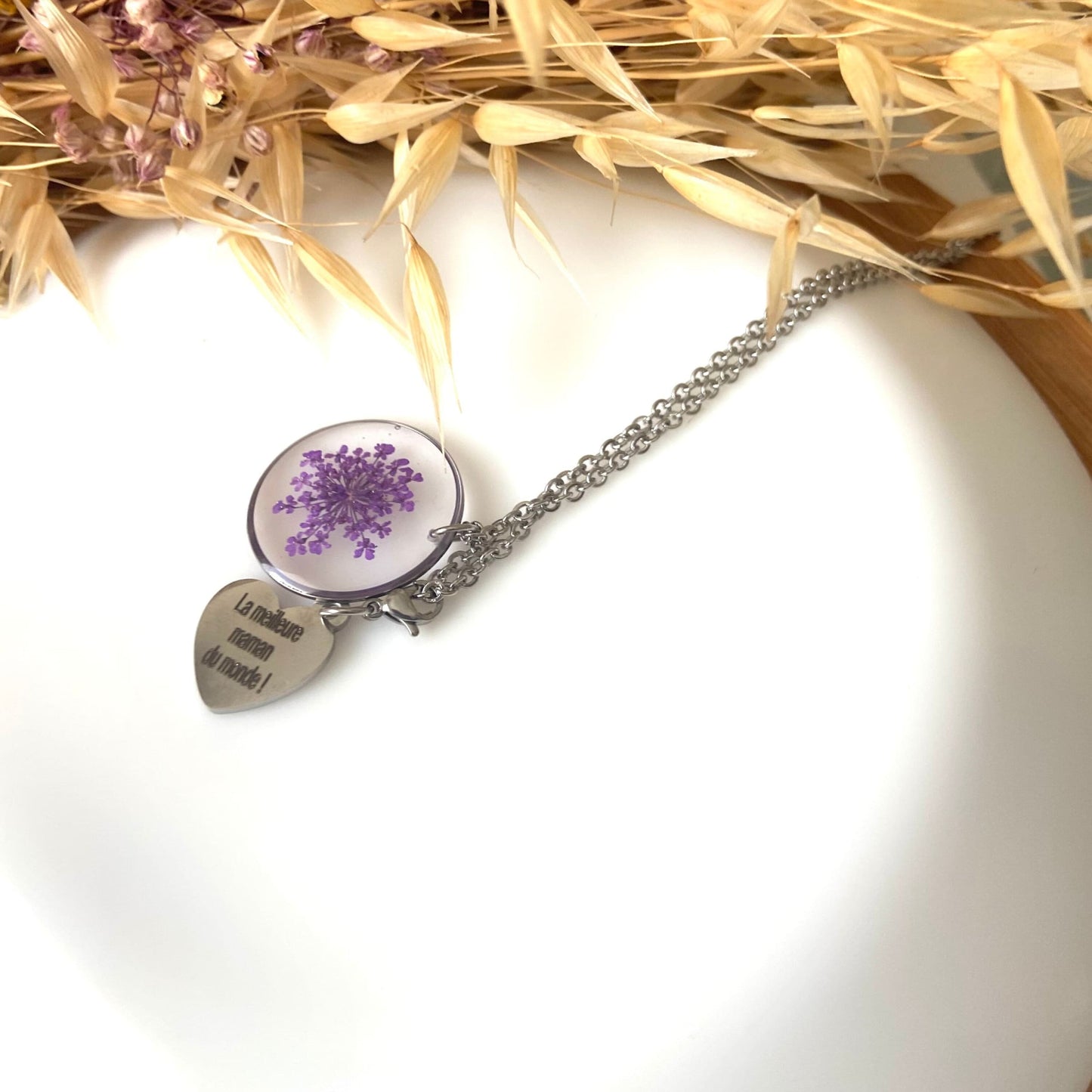 Gravure personnalisée sur collier dentelle de la reine Anne violette - Lorred