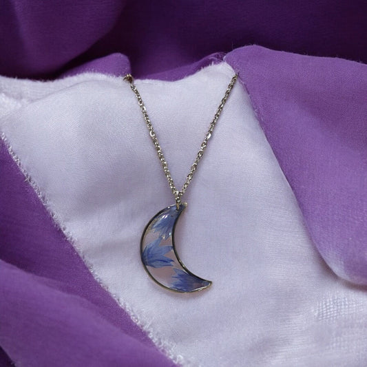 Lune de Bleuet: Collier Bleu Mystique en Acier Inoxydable