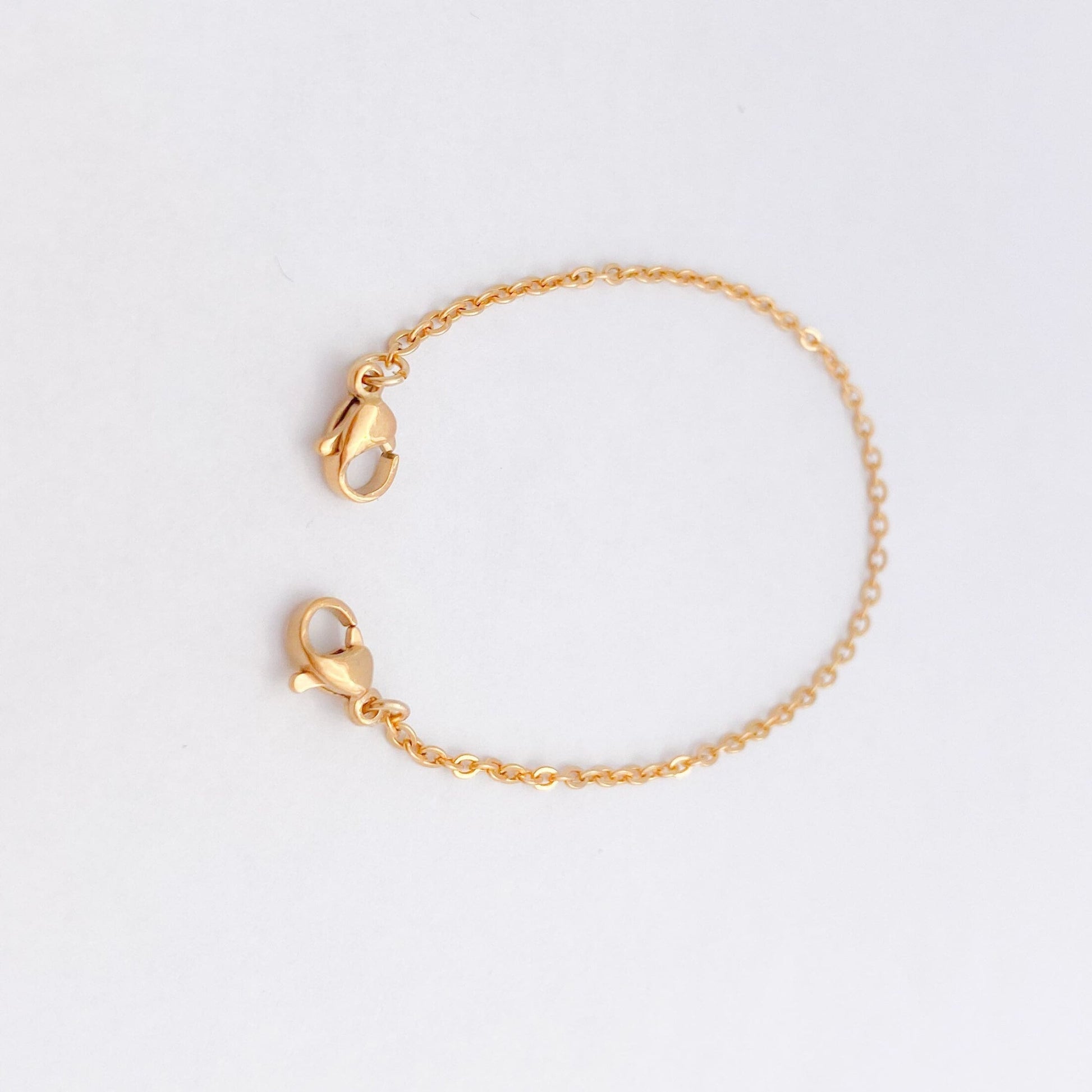 Bracelet chaine en inox couleur or de longueur personnalisable pouvant être porté autant par une femme que par un homme - Lorred