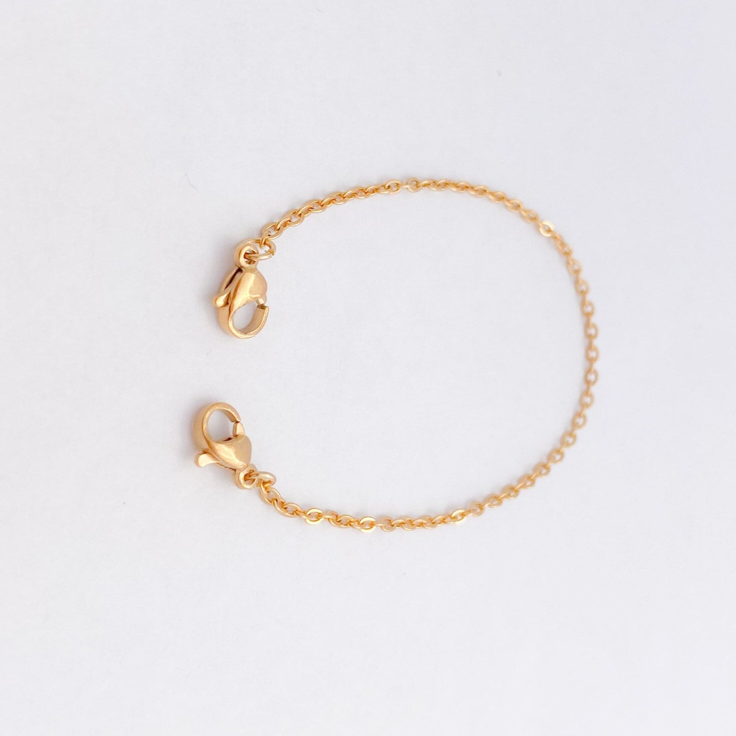 Bracelet chaine en inox couleur or de longueur personnalisable pouvant être porté autant par une femme que par un homme - Lorred