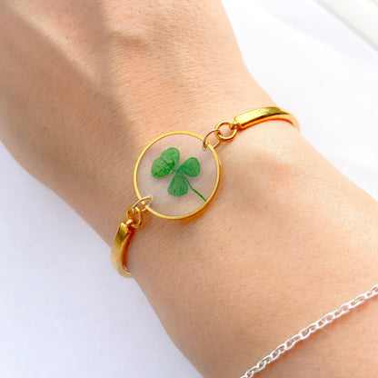 Bracelet de couleur or inclusion d'un trèfle à quatre feuilles séché cadeau pour elle - Lorred