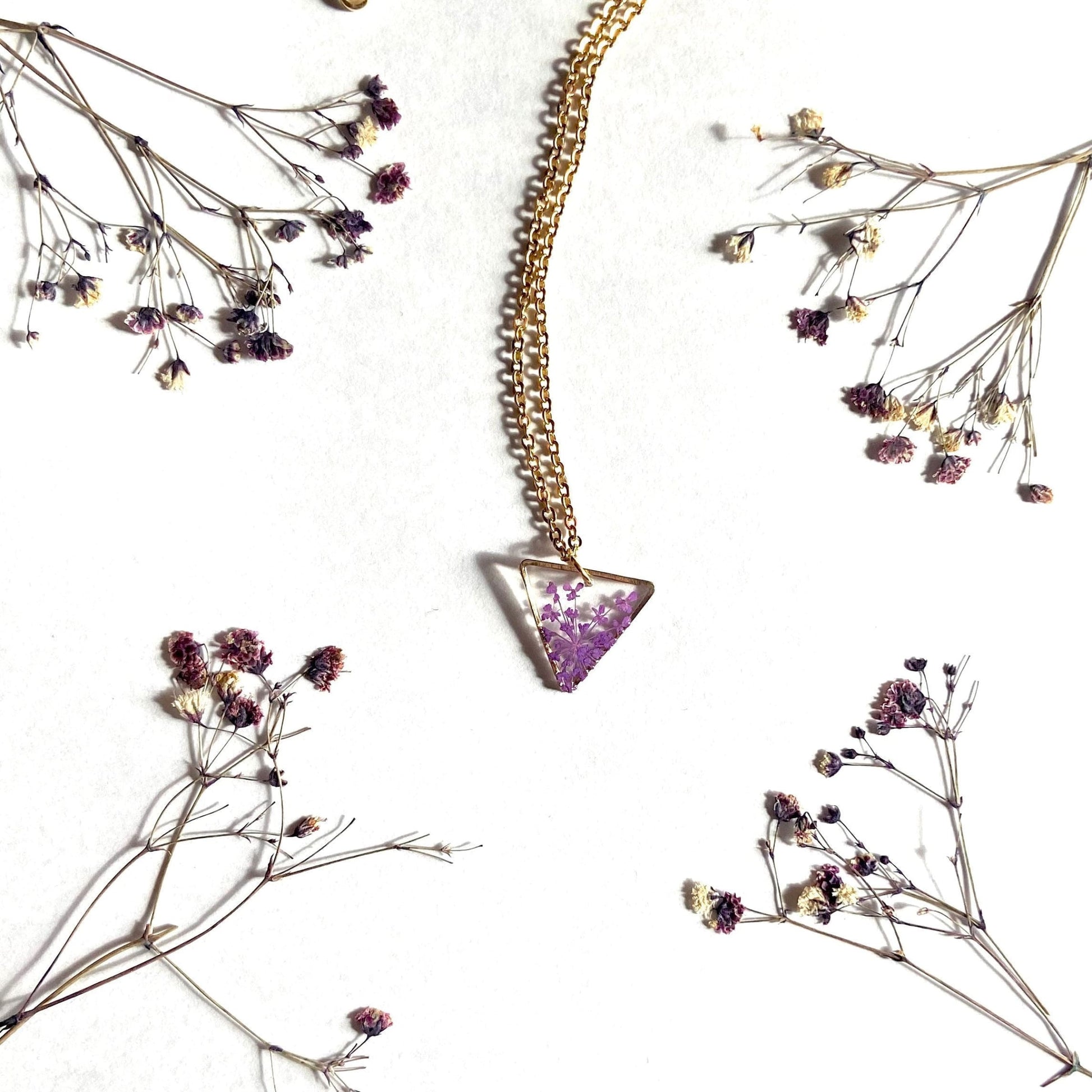 Collier terrarium triangle de couleur or avec inclusion de trèfle à quatre feuilles cadeau pour elle - Lorred