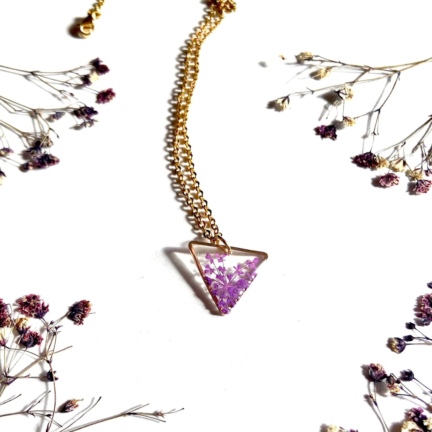 Collier terrarium triangle de couleur or avec inclusion de trèfle à quatre feuilles cadeau pour elle - Lorred