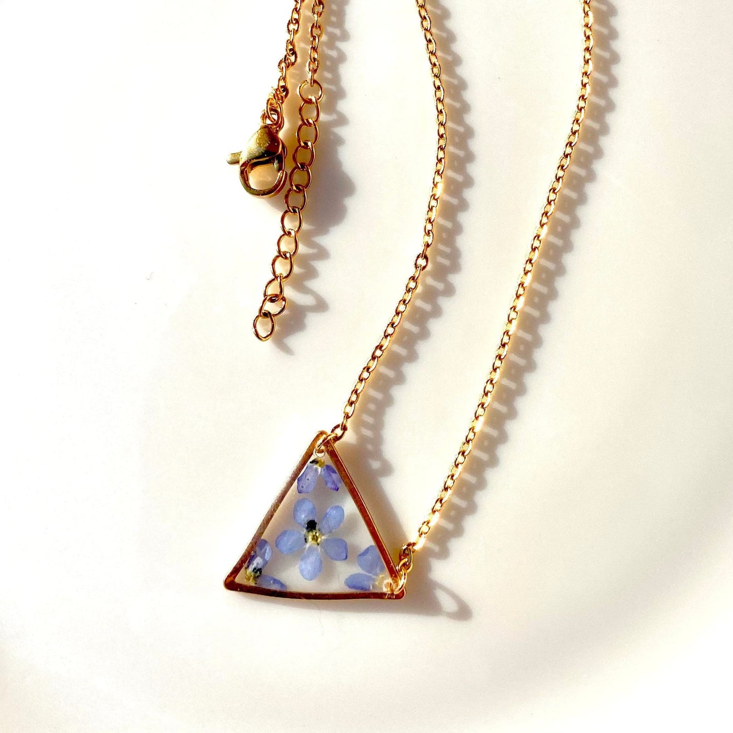 Collier triangle en acier inoxydable de couleur or inclusion de myosotis bleu cadeau de fête des mères pour elle - Lorred