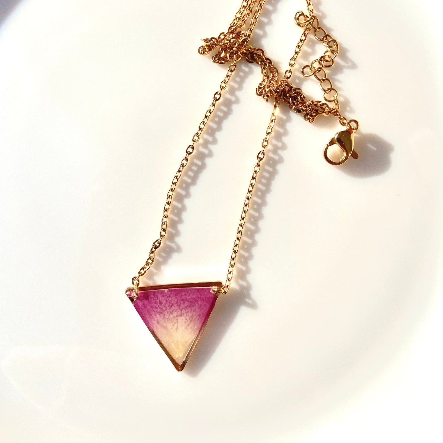 Collier triangle pétale de rose rose fait sur cadeau de fête des mères en acier inoxydable couleur or pour elle - Lorred