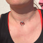 Fleur de balai rouge dans un collier pendentif coeur couleur argent cadeau de fête des mères pour elle - Lorred
